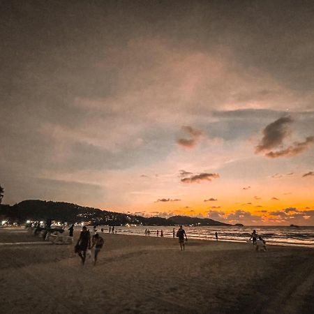 Baobab Hotel Patong Buitenkant foto