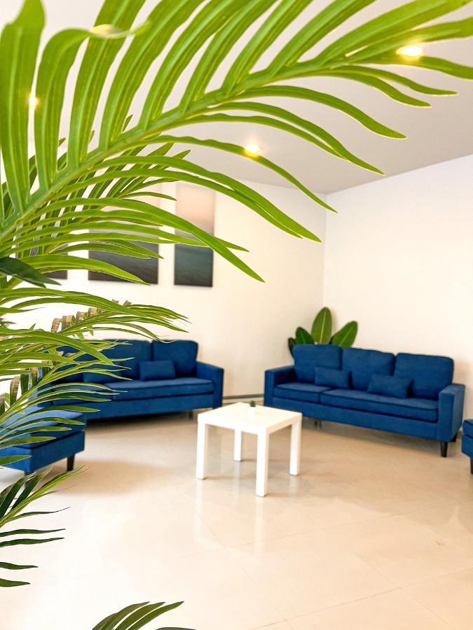 Baobab Hotel Patong Buitenkant foto
