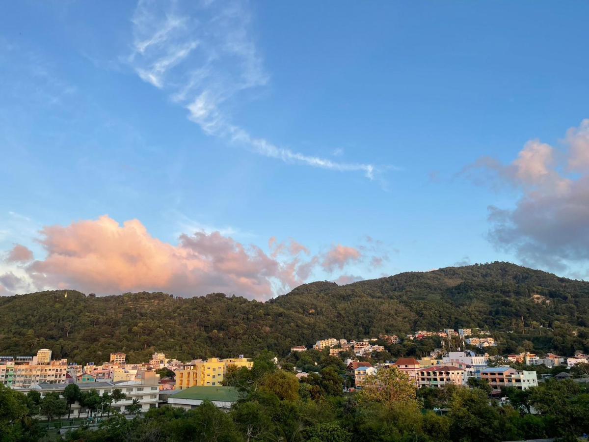 Baobab Hotel Patong Buitenkant foto