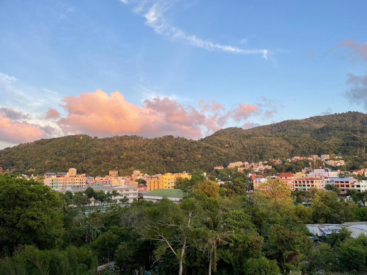 Baobab Hotel Patong Buitenkant foto
