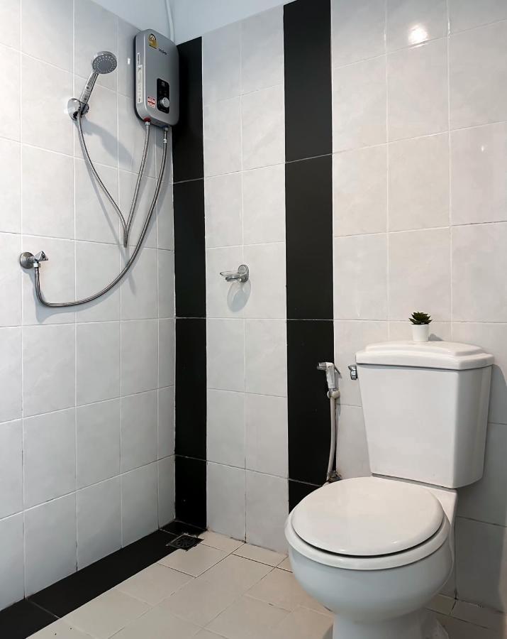 Baobab Hotel Patong Buitenkant foto